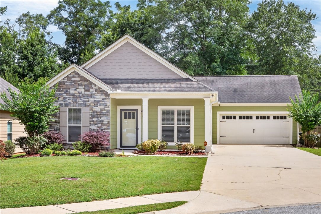 2231 Autumn Ridge Way, Auburn, AL 36879, A well-maintained single-story home with inviting