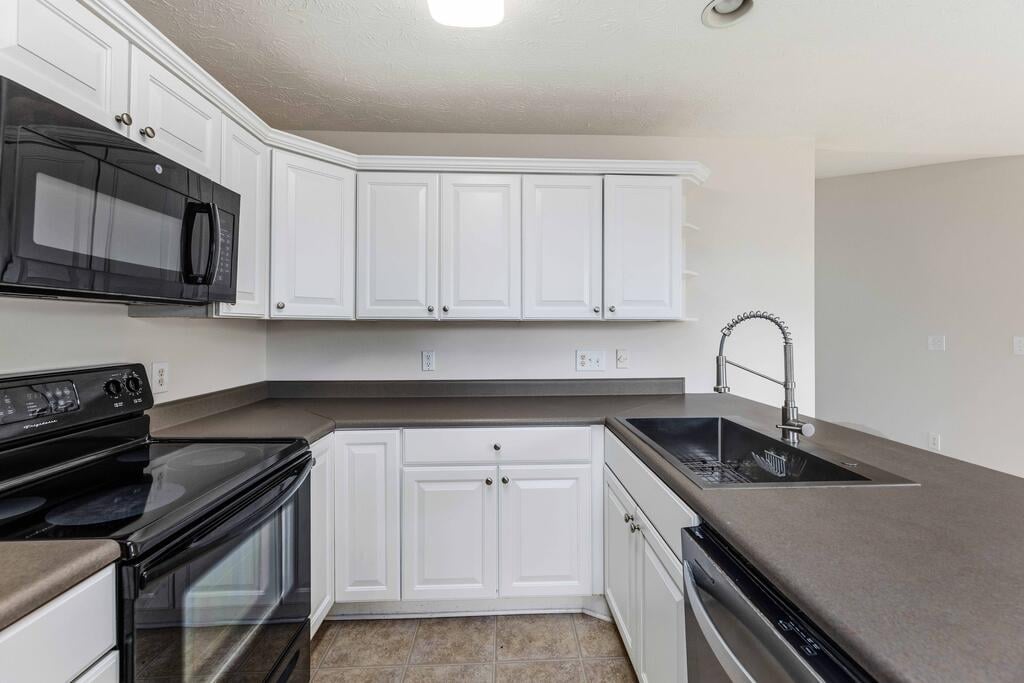 3007 Nancy Dr, Phenix City, AL 36870, kitchen