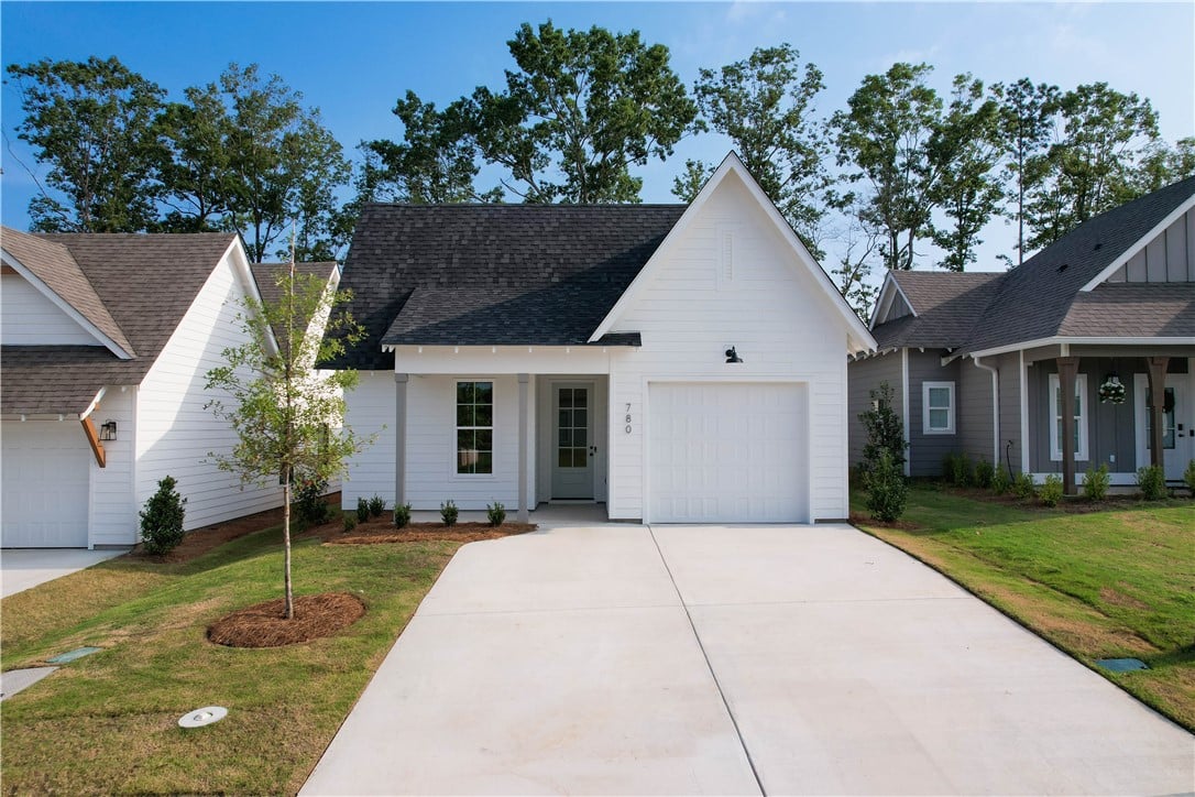780 HUNTERS, Opelika, AL, 36801