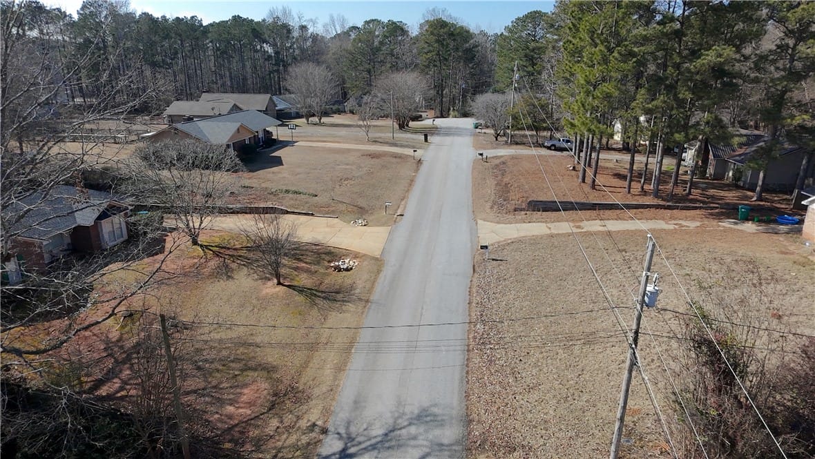 586 Oakview Cir, Smiths Station, AL 36877, USA — Photo 3