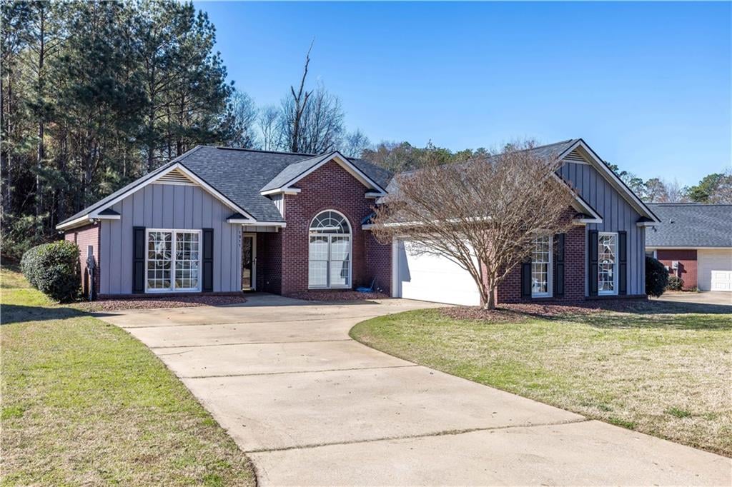 1911 Tranquil Ln, Phenix City, AL 36867