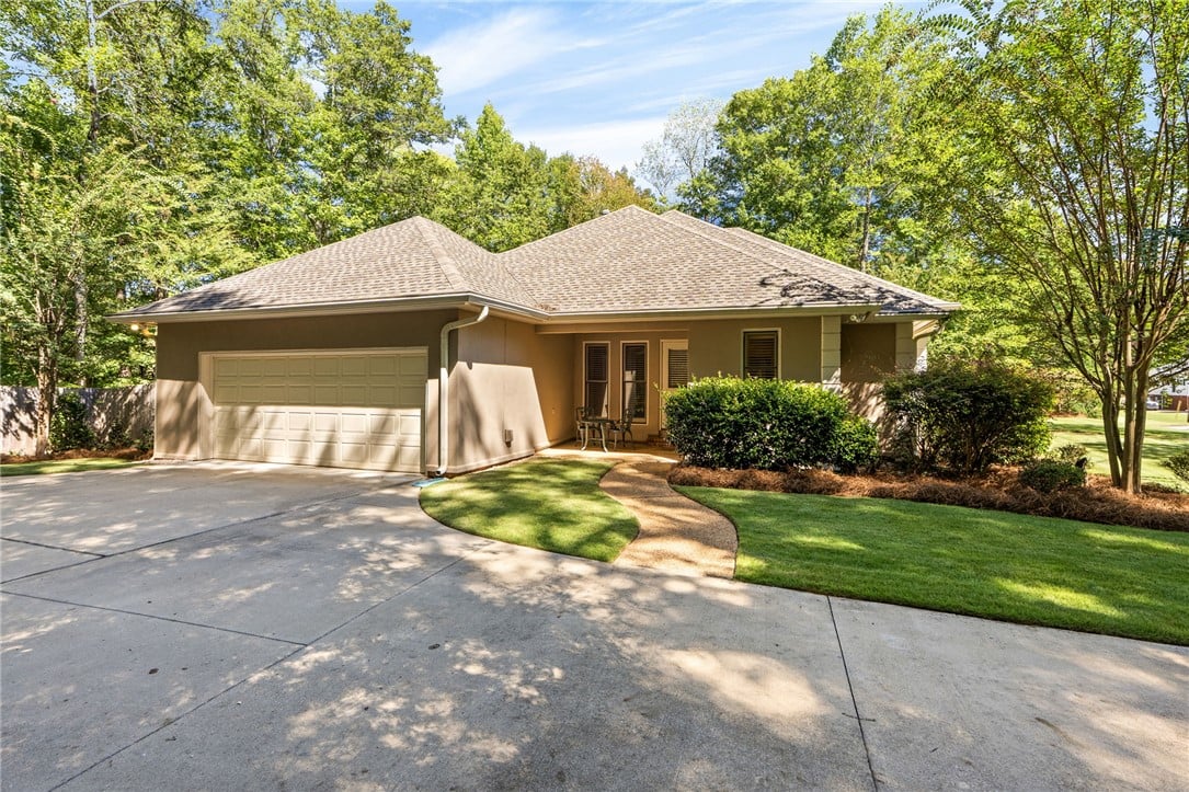 638 Woody Dr, Auburn, AL 36832