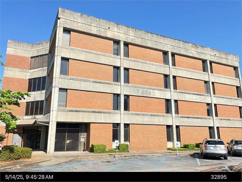 323 Pine Ave, Albany, GA 31701