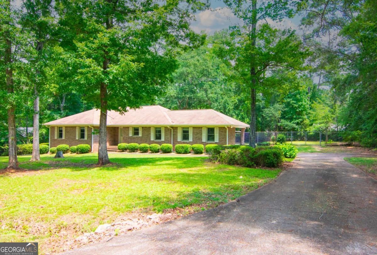 240 Plumfield Dr, Pine Mountain, GA 31822