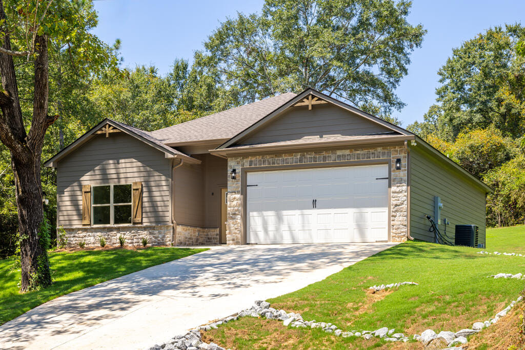 8 Hill St, Phenix City, AL 36869, Main View
