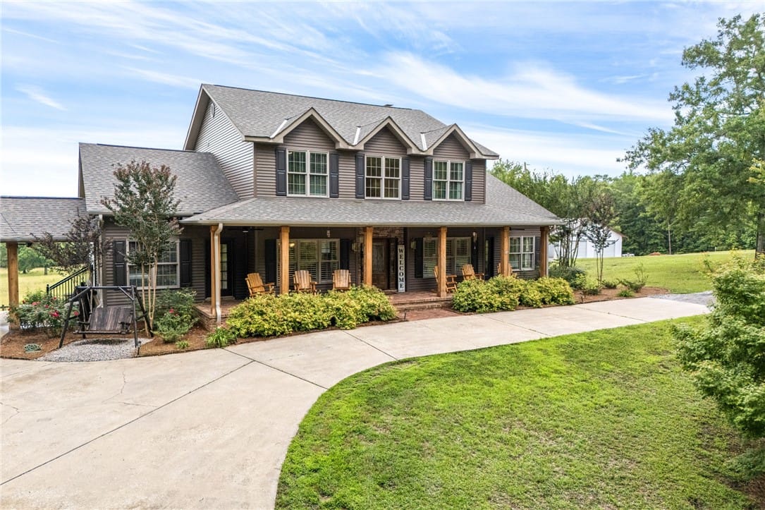 5915 Lee County Rd 390, Opelika, AL 36804, A graceful home with a welcoming front porch, nest
