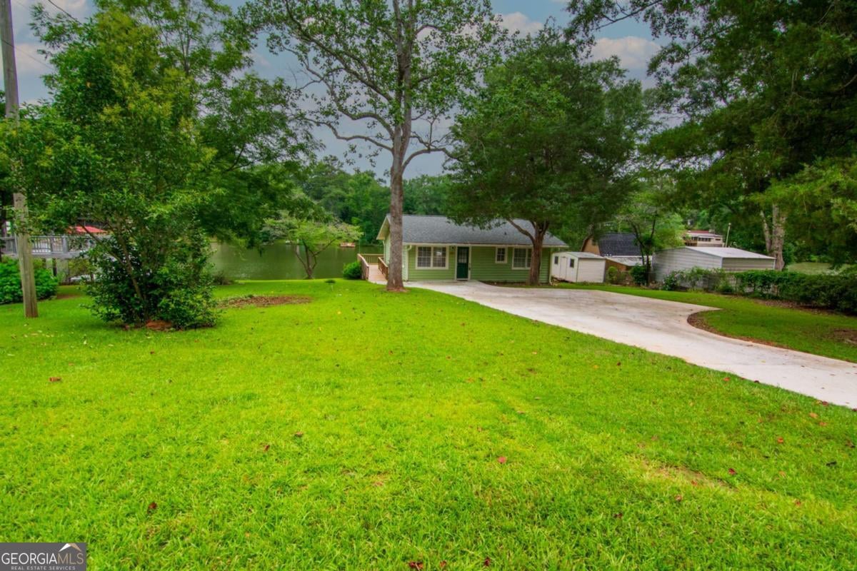 1671 W Pine Lake Dr, West Point, GA 31833