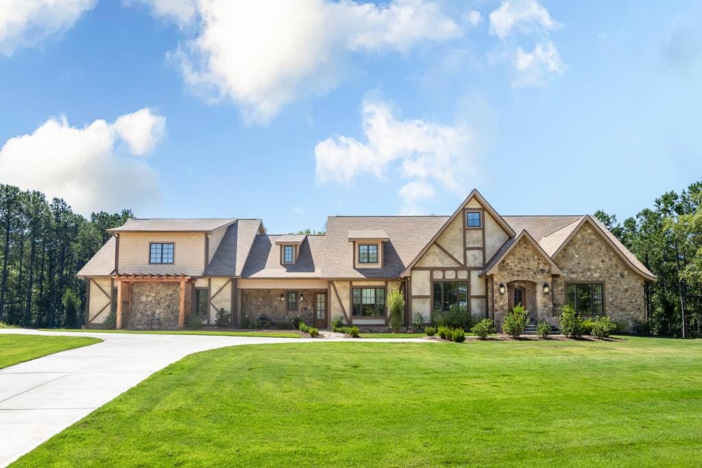 8511 Lake Bright Dr, Columbus, GA 31904