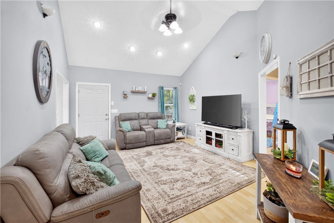 702 Rosalind St, Opelika, AL 36801