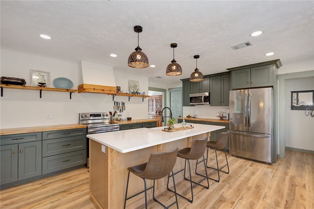 2010 Glenwood Drive, Opelika, AL, 36801