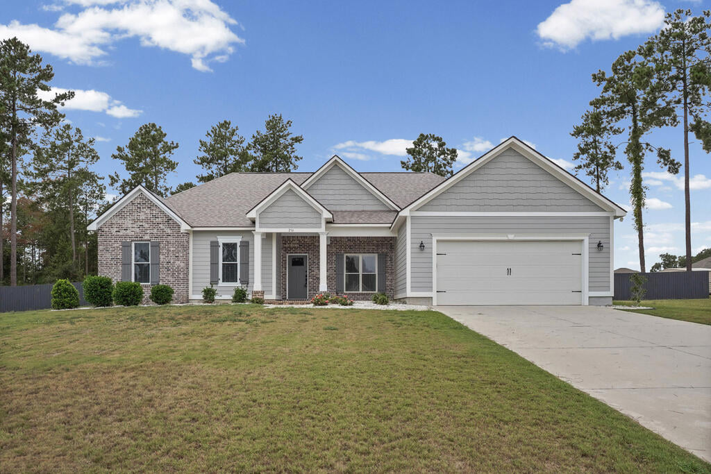 216 Buck Run Dr W, Leesburg, GA 31763