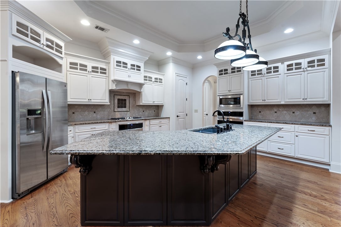 318 Bentley Ct, Auburn, AL 36830, Granite countertops and detailed custom cabinetry