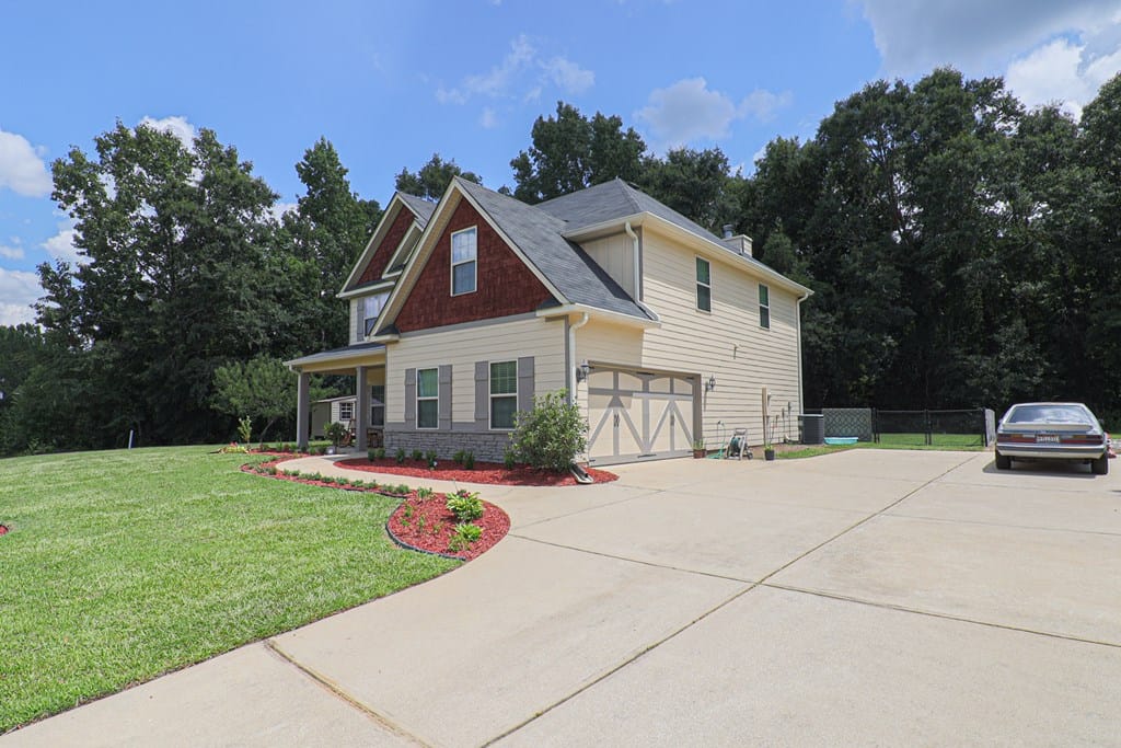 8000 Upatoi Ridge, Upatoi, GA, 31829, Freshly painted exterior & oversized driveway