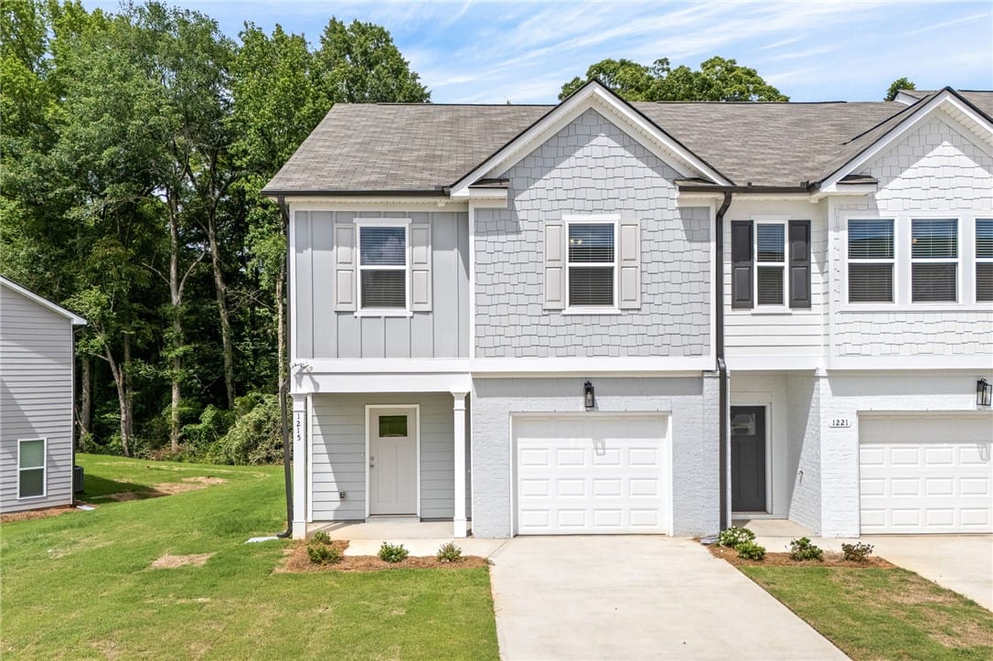 1215 McCoy St, Opelika, AL 36801