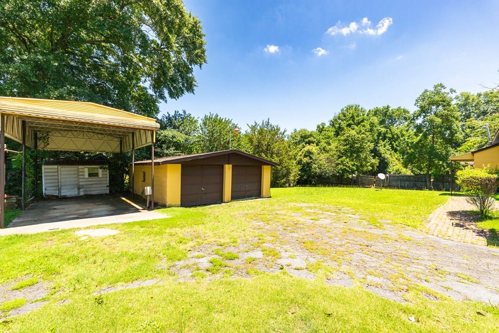 911 Lovick St, Columbus, GA 31904, USA, Garage
