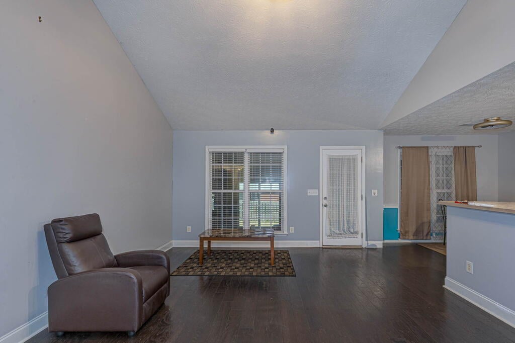 8029 Garrett Pines Dr, Midland, GA 31820