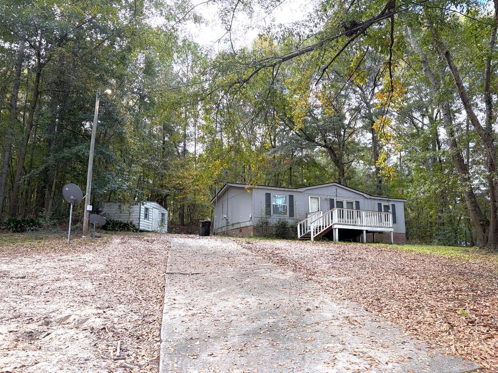 109 Stagecoach Dr, Cusseta, GA 31805, USA, Driveway