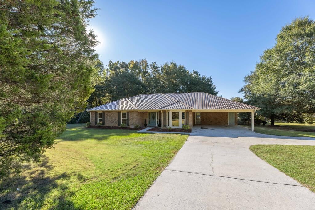 2566 Lamb Rd, Smiths Station, AL 36877