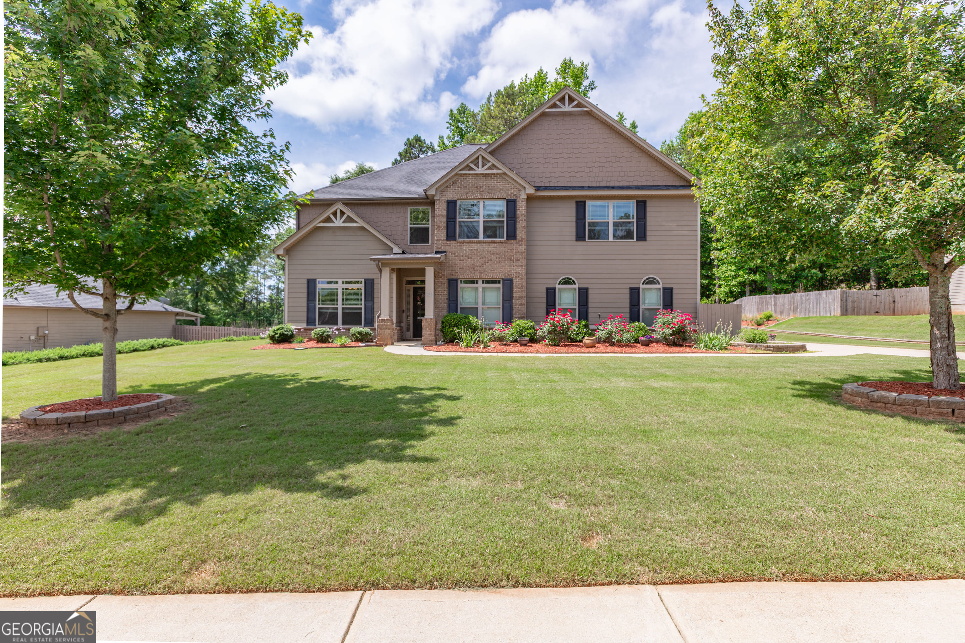 260 Savannah Dr, Senoia, GA 30276