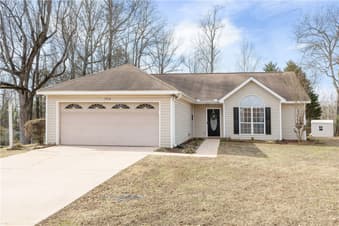1304 DOUGLAS, Opelika, AL, 36801