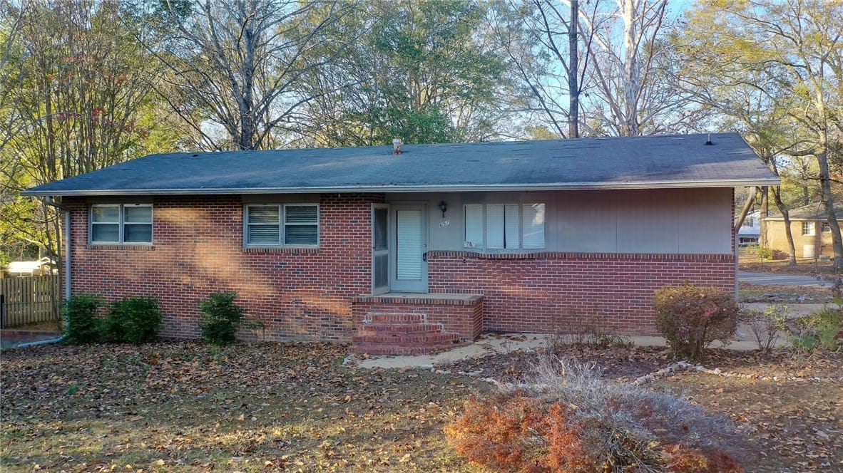 657 E Thach Ave, Auburn, AL 36830, USA — Photo 2