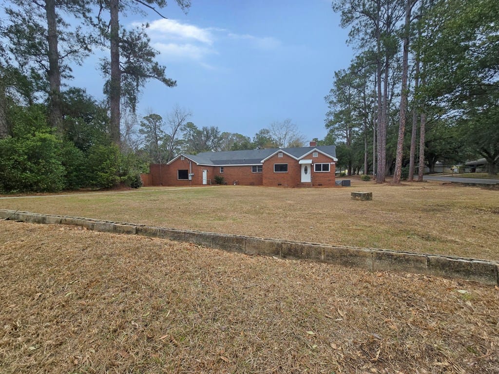 1301 Eager Avenue, Albany, GA, 31707 — Photo 3