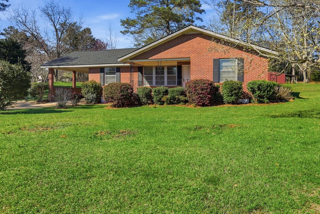 182 Lower Lovelace Rd, West Point, GA 31833
