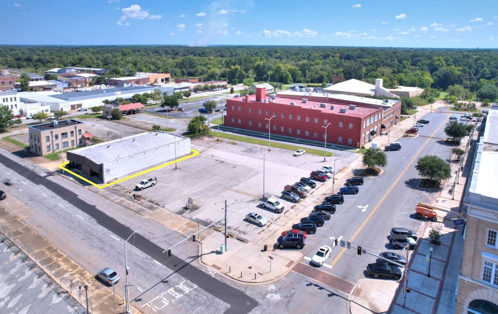 212 N Washington St, Albany, GA 31701