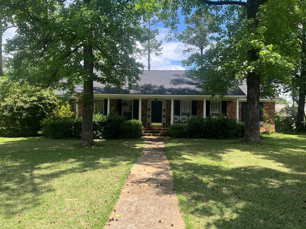 2211 Westmoreland Dr, Albany, GA 31721