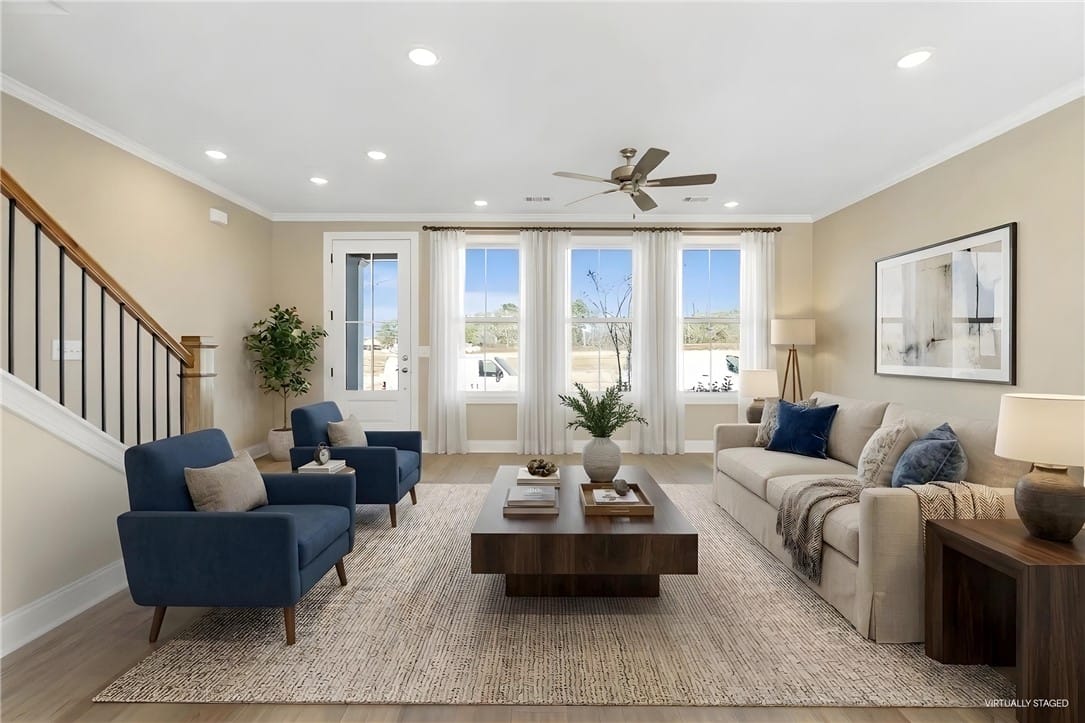 204 PLUMAGE, Auburn, AL, 36832