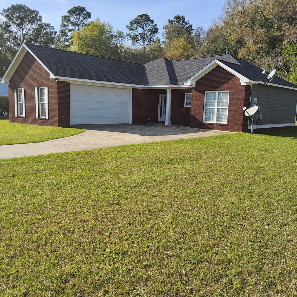 238 Long Pine Dr, Leesburg, GA 31763