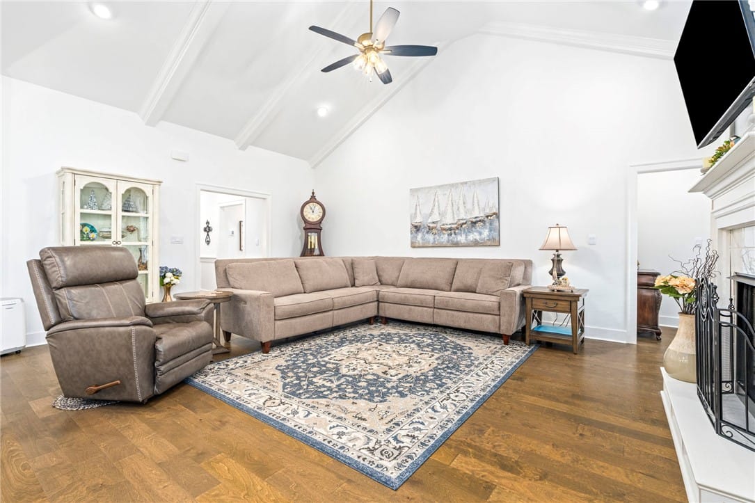 1474 Maggie Dr, Opelika, AL 36801, A grand living space showcasing a vaulted ceiling