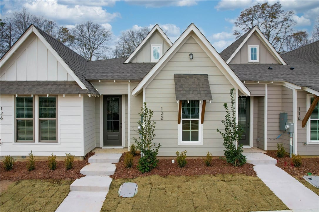 122 SUMMER, Opelika, AL, 36804