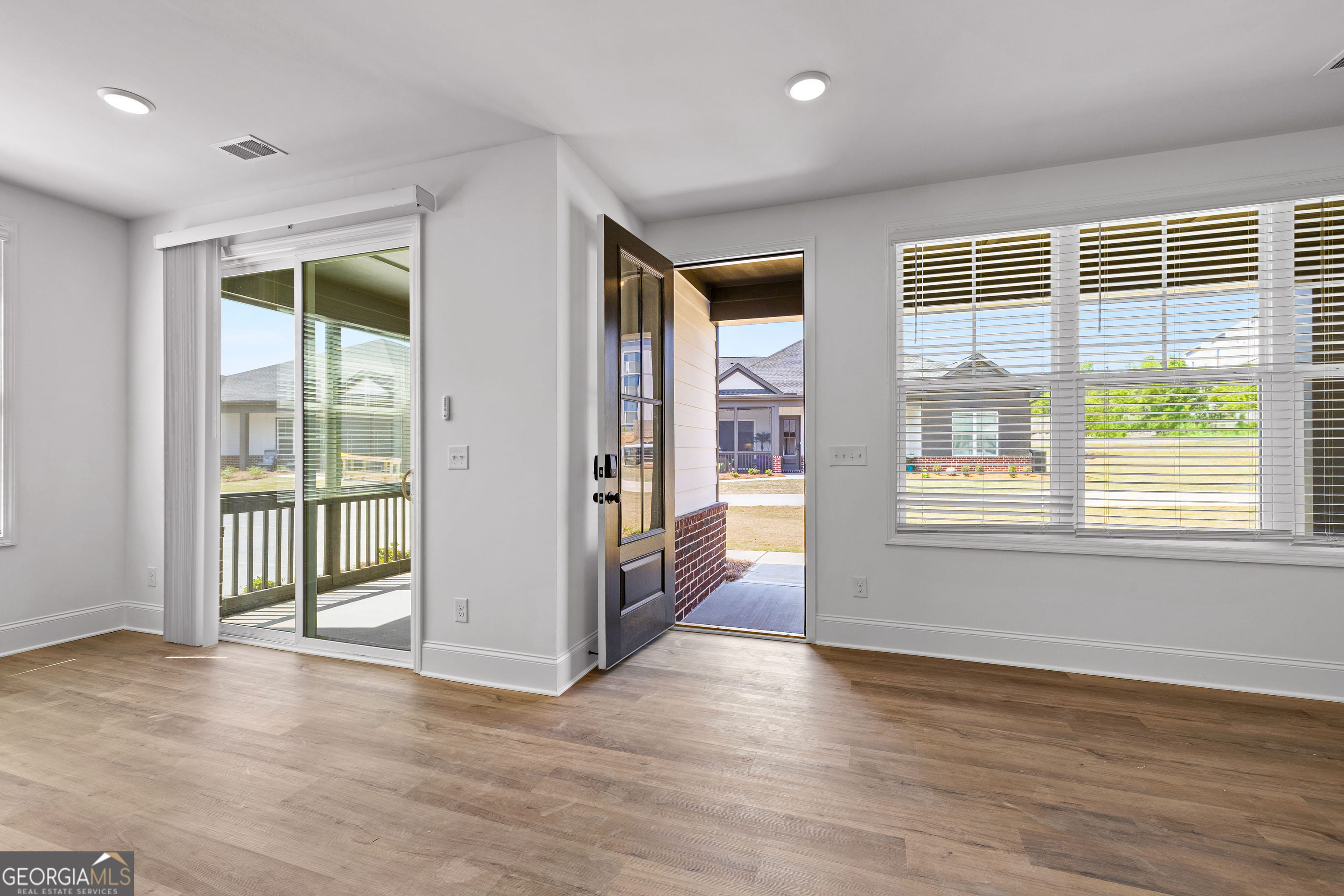 62 Thomaston St #13, Newnan, GA 30263