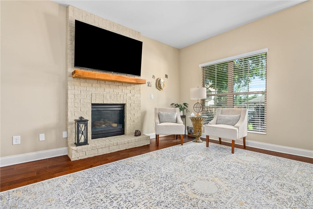 191 VALENTINO, Auburn, AL, 36830