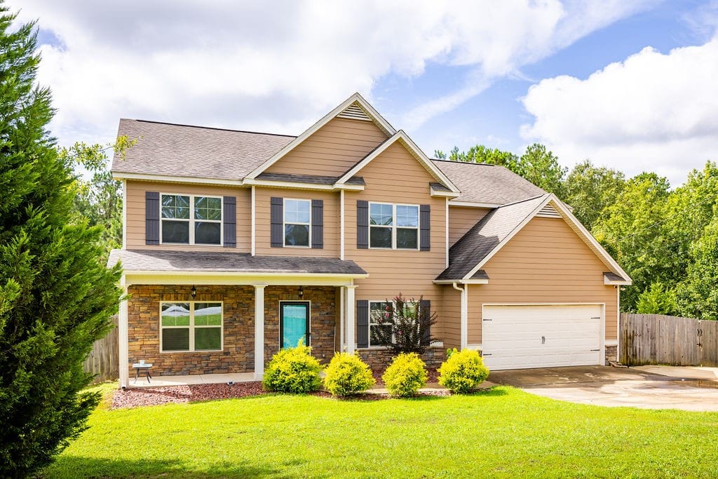 373 Running Bear Drive, Smiths Station, AL, 36877