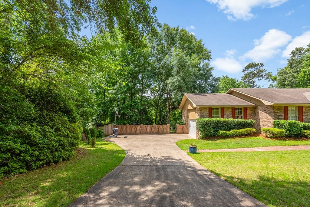1311 Melanie Ln, Phenix City, AL 36867