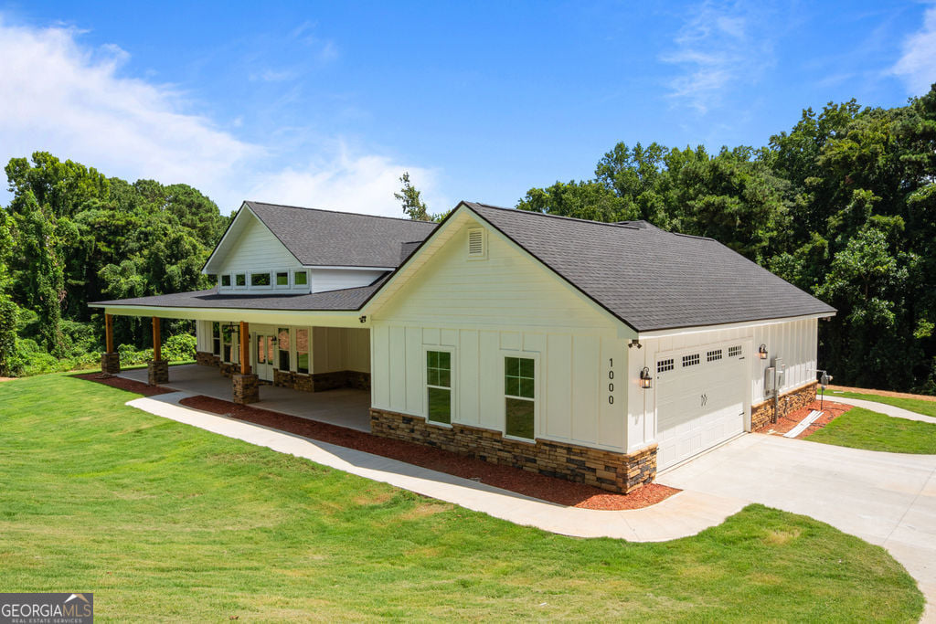 1000 Foxcroft Dr, LaGrange, GA 30240