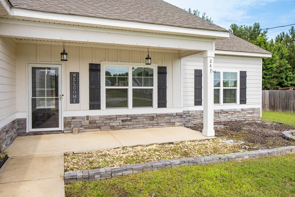 24 Belmont Dr, Fort Mitchell, AL 36856