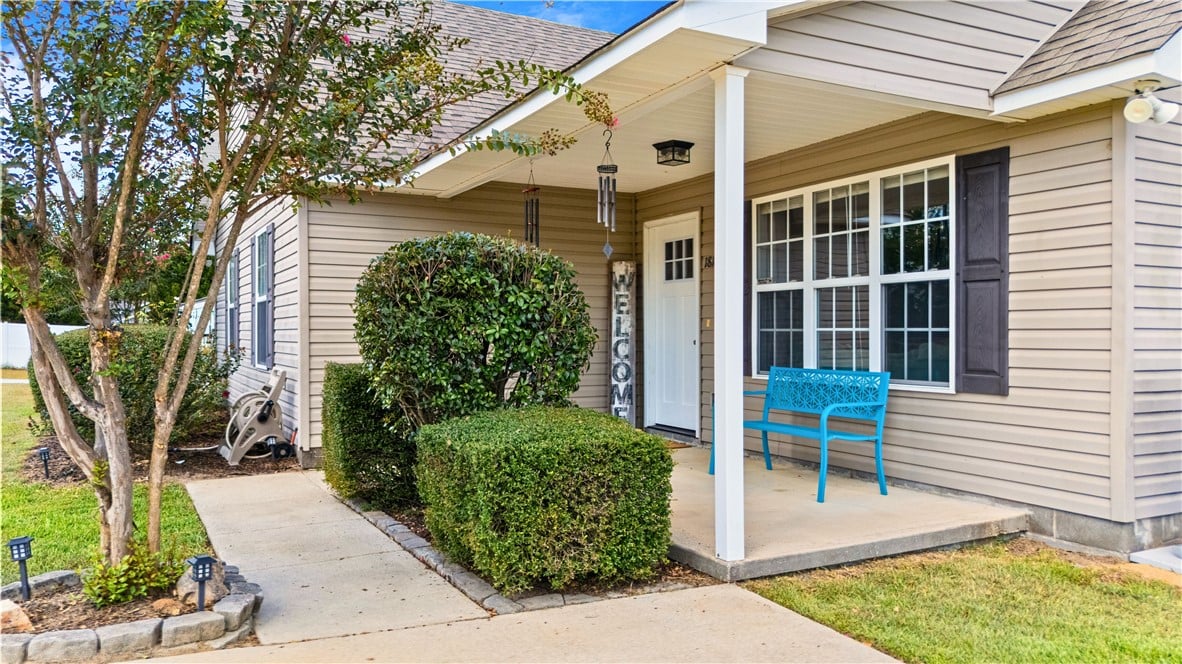 1816 Ingram Farm Rd, Opelika, AL 36804