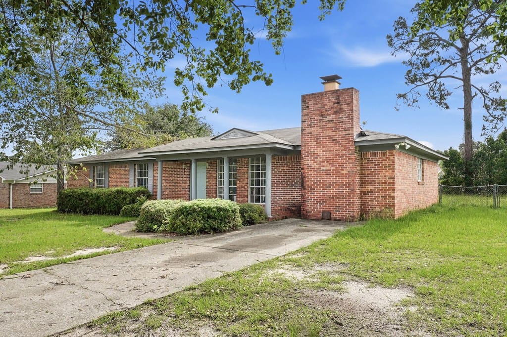 408 Pine Glen Dr, Albany, GA 31705