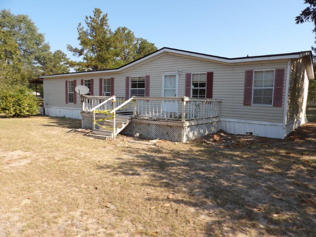 111 Sunnyside Dr, Box Springs, GA 31801