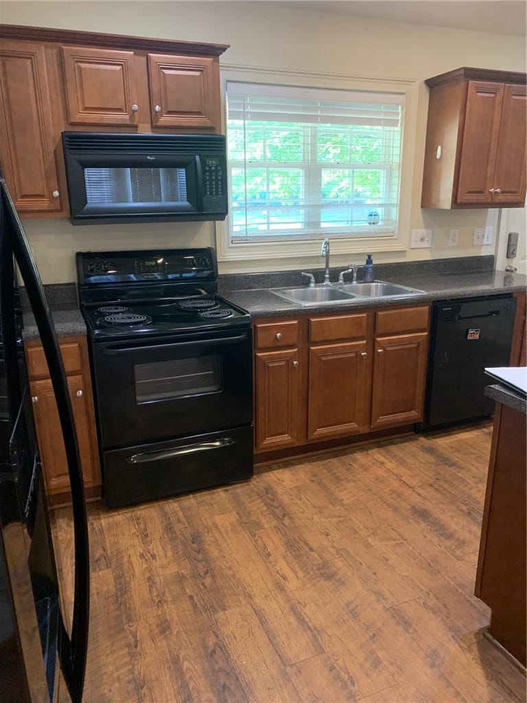 802 W Longleaf Dr UNIT 55, Auburn, AL 36832, USA, This spacious kitchen offers ample cabinet storage
