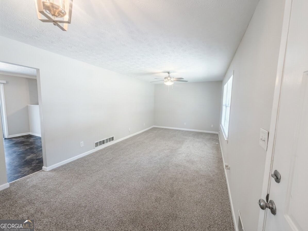 1 Logwood Ln, Newnan, GA 30265