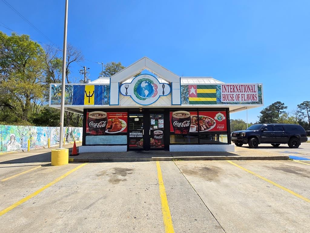 1926 Martin Luther King Jr Dr, Albany, GA 31701