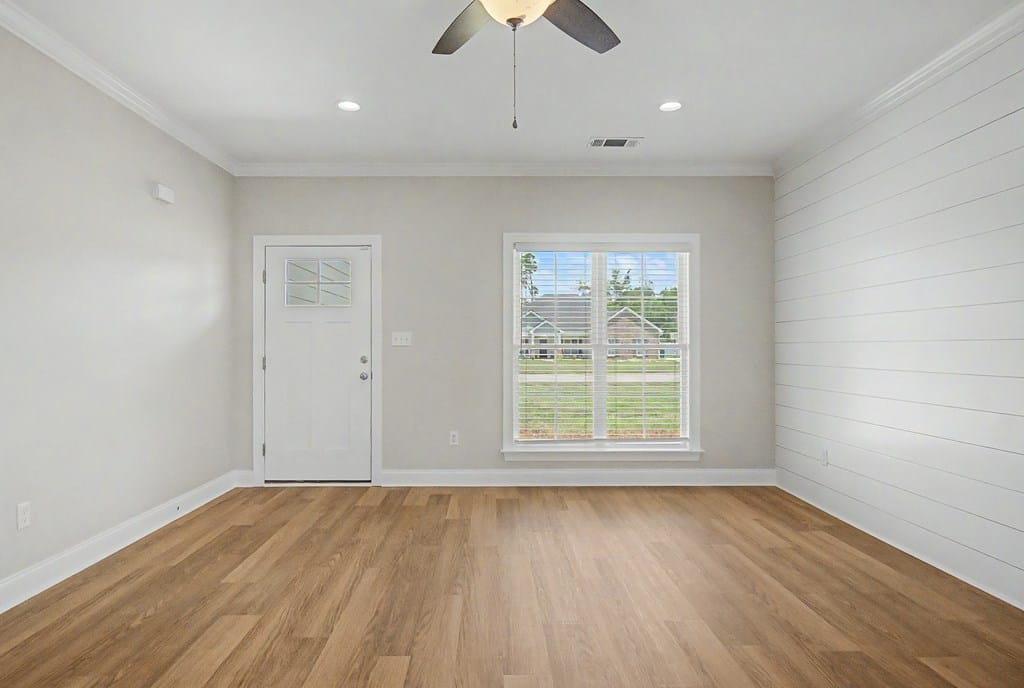 205 Hollister Dr, Albany, GA 31721