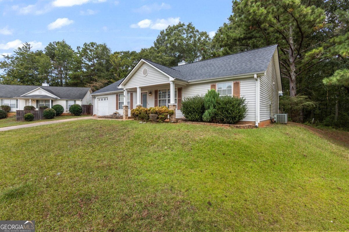93 Virginia Heights Dr, Newnan, GA 30263