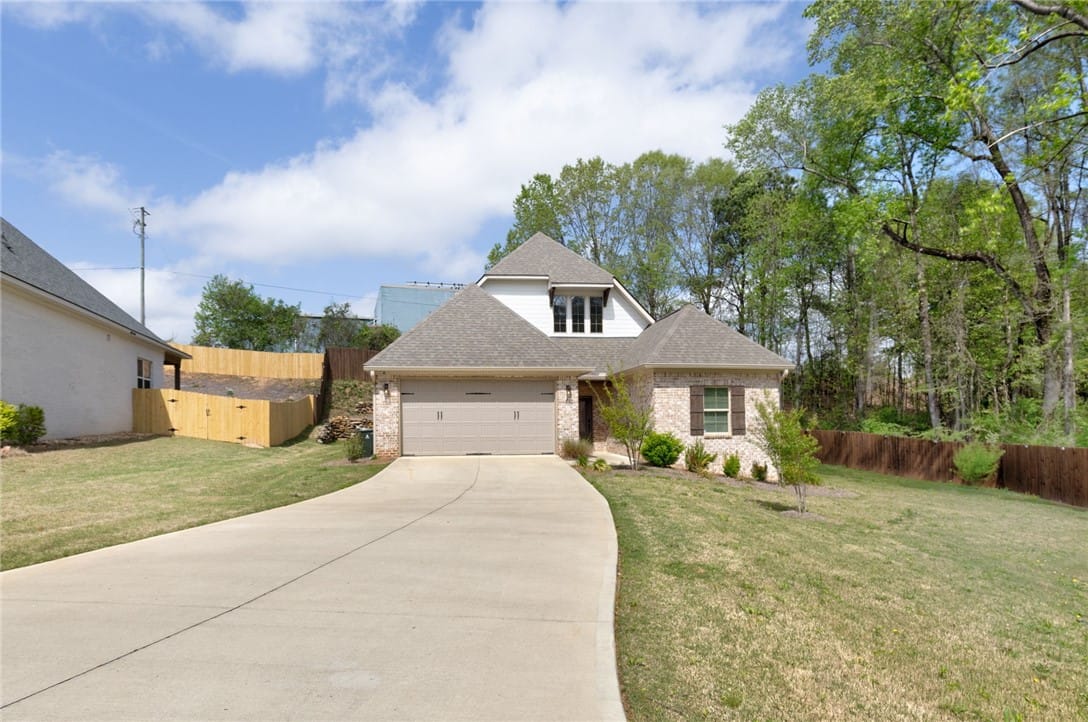 1660 Lois Ln, Auburn, AL, 36830