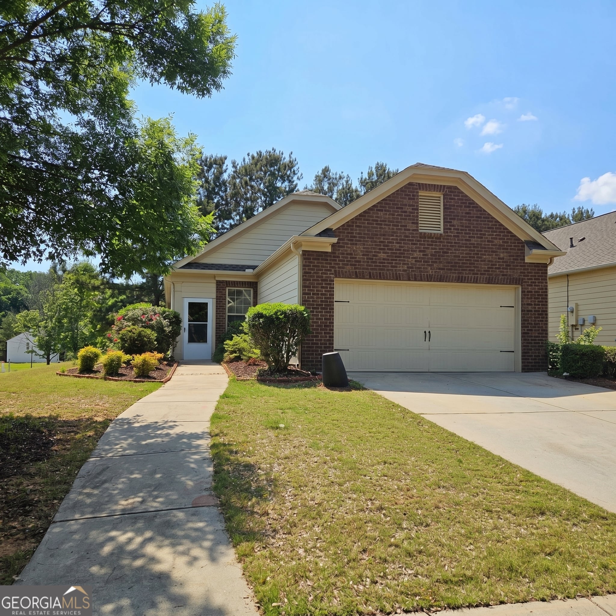 237 River Meadow Dr, LaGrange, GA 30241
