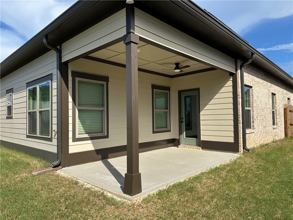 577 Faunsdale Rd, Auburn, AL 36832, A spacious covered patio provides an ideal setting